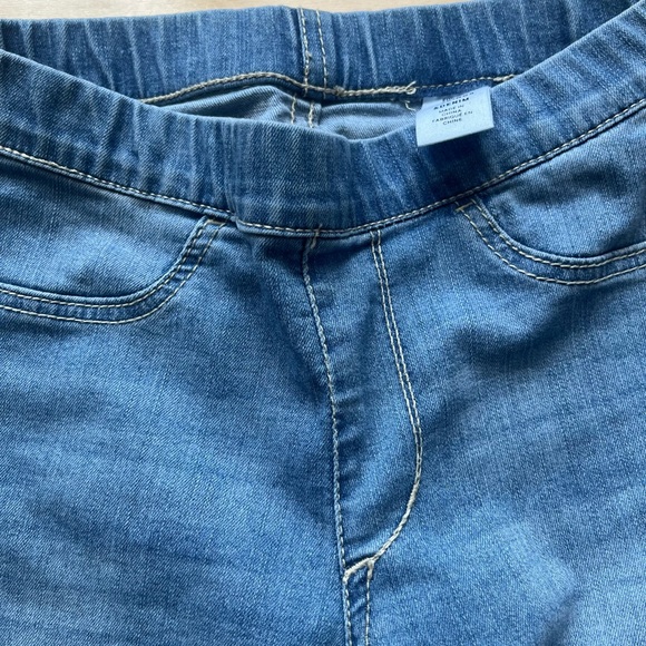 H&M leggings and denim 7-8 - Picture 6 of 10